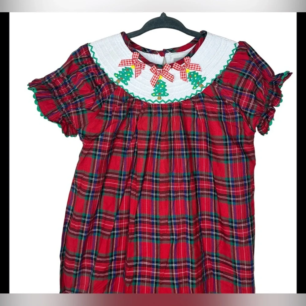 Red and Green Tartan Plaid Christmas Tree Smocked Plays size 2T